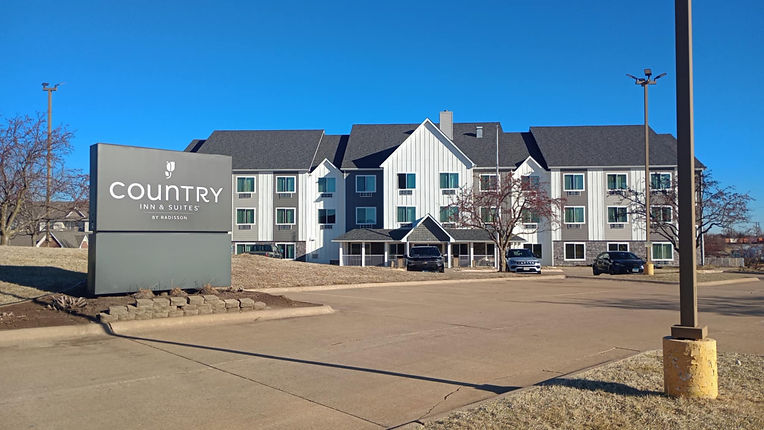 Country Inn & Suites.jpeg
