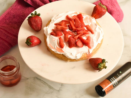 Single-Layer Strawberry Cake