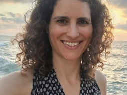 הגר לידור - מה מתאפשר מתוך השקט