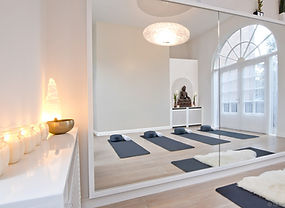 Sfeerium-Yogastudio-Yogaruimte-interieurontwerp-inrichting-meditatie-ruimte-advies-1.jpg