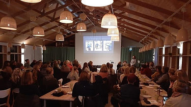 Föreläsning_stor_grupp.jpg