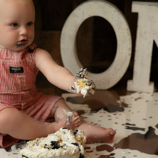 Baby’s first rodeo-themed cake smash with neutral tones in Apple Valley, MN