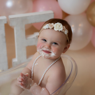 splash bath babys first birthday photoshoot in burnsville mn with elsiebel photography