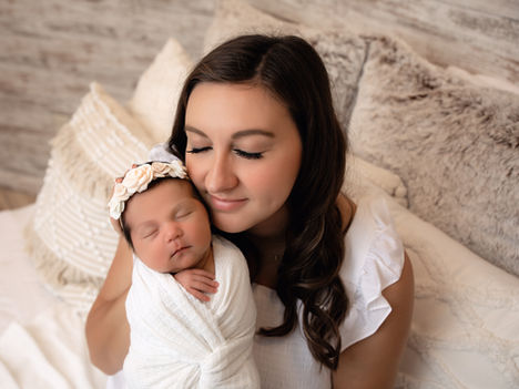 TWIN CITIES PREMIER NEWBORN PHOTOGRAPHER