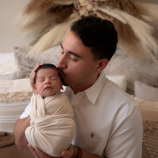 dad and baby photoshoot in eagan mn with elsiebel photography