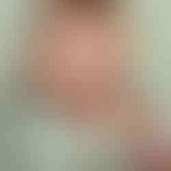 Minimalist newborn portrait in soft white tones by Elsiebel Photography, Edina Minnesota.