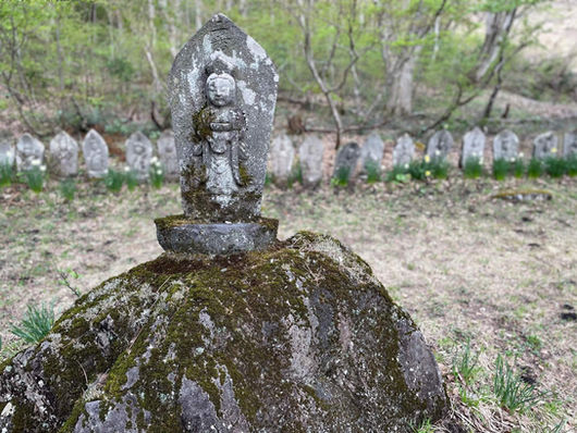 100 statues of Kannon are gathered together in a single spot along the Shionomichi (Salt Road) in Tsugaike, Otari Village