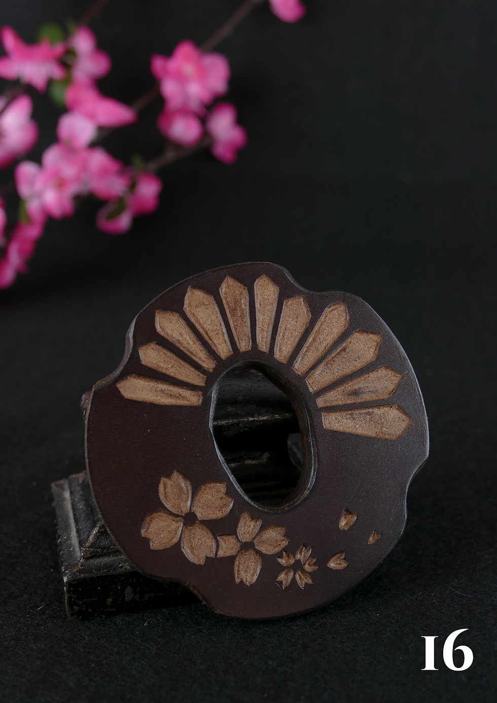 Miniature : Tsuba Bokken couleur Chêne