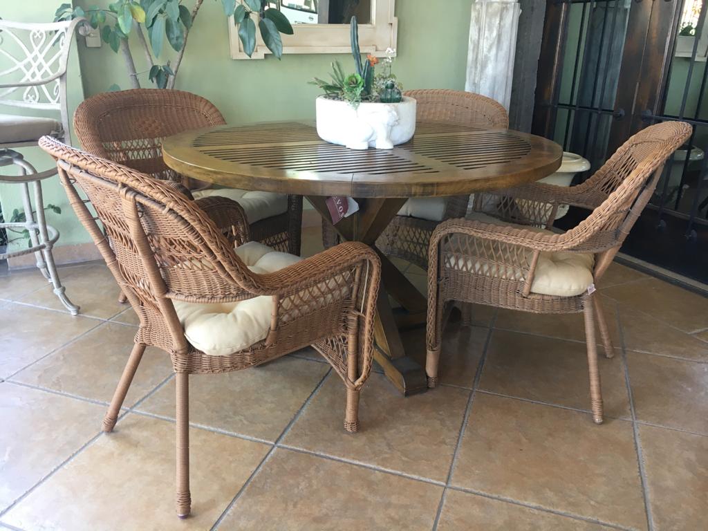 W-310 + 4 Wicker Chais-AM
