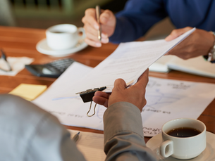Qual a estrutura que uma consultoria CVM deve manter para atender seus clientes?