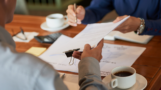 Qual a estrutura que uma consultoria CVM deve manter para atender seus clientes?