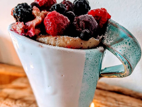 MUGCAKE aux fruits rouges