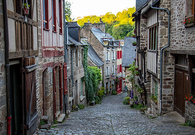 Dinan