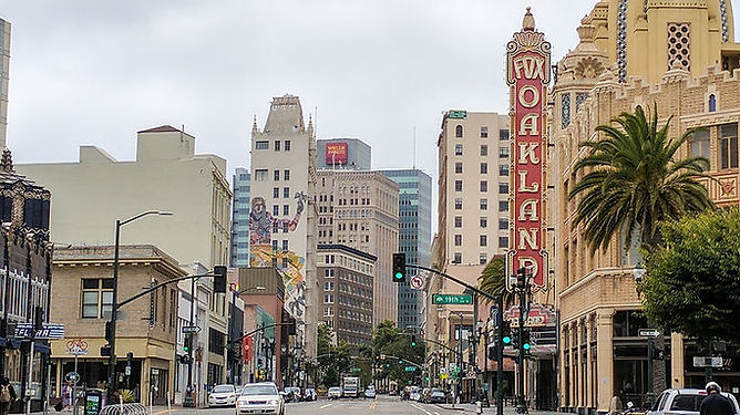 A photo of the city of Oakland, California, where Bay Valley Tech offers their free code academy and coding bootcamps.