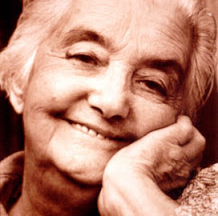 PERFIL: Salvadora Lopes - Livro "A Mulher e a Política: Relatos femininos sobre o poder"