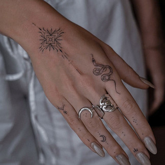 татуювання на пальцях для жінок