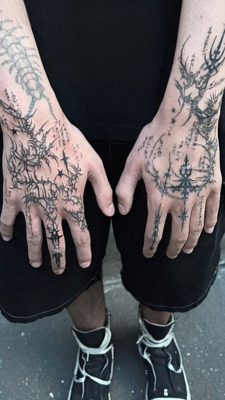 Кіберсигілізм тату на тілі