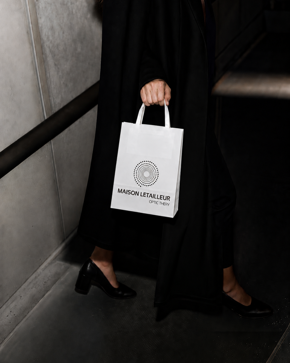 Sac de la boutique Maison Letailleur porté par une cliente.