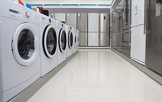 Washing machines and refrigeration appliances in a showroom