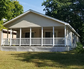House 1/4 mile from Silver Lake State Park