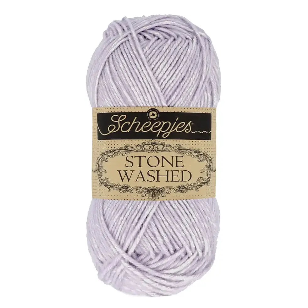 Pelote de Scheepjes Stone Washed violette proposée par Made by Zazie, mercerie Suisse en ligne