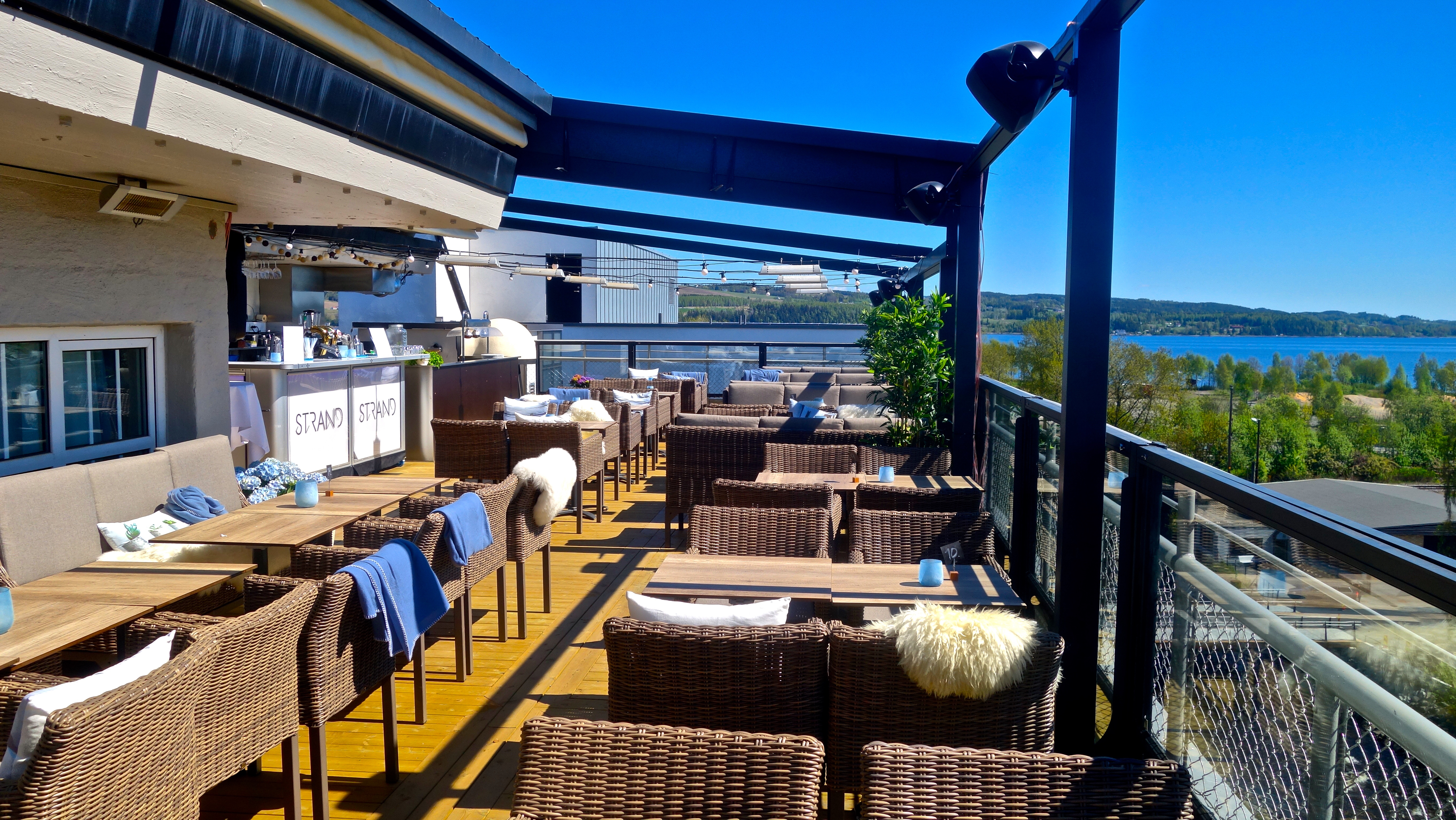 Pictures Pi Taket Rooftop Terrace Gjovik