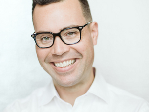 Leadership Edge: Podcaster Jordan Harbinger urges readers to “think critically”