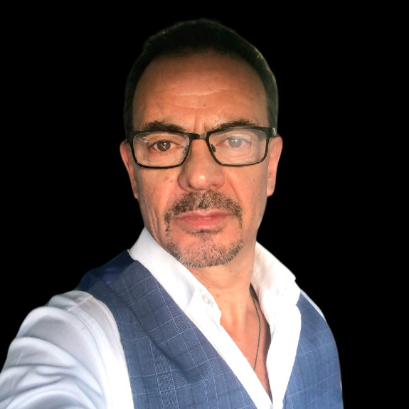 Alvaro_edited.jpg