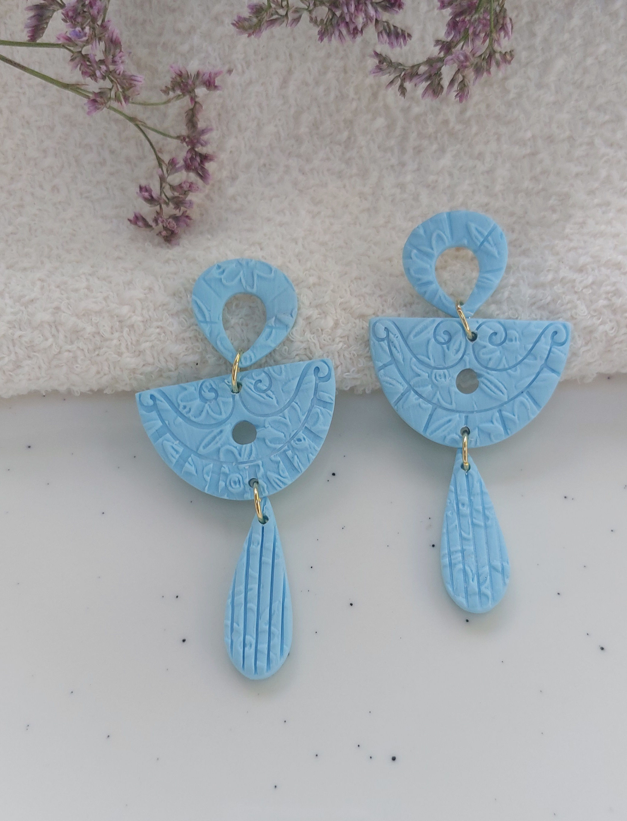 Blue pastel 1