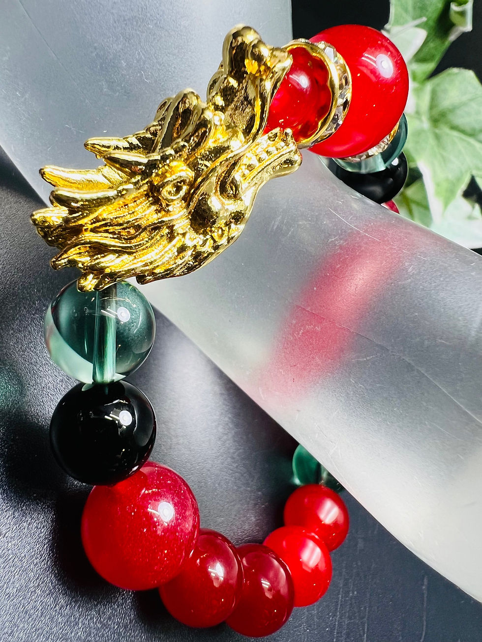 サムネイル： 金龍 ＆秘紅石.緑水晶超金運ブレスレット❗️トリプル金運　宝くじ運　すごい波動