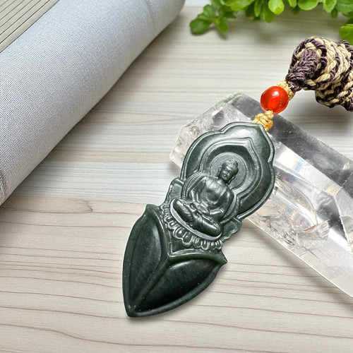 和田玉観音様彫り紐ネックレス❣️ 至高の慈悲　願望成就・開運・健康長寿 和田玉観音様彫り紐ネックレス 至高の慈悲 願望成就・開運・健康