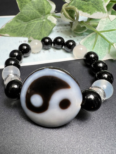 白玉髄 陰陽太極 うさぎ天珠 ブレスレット 太極陰陽天珠ブレスレット❣️ 強運 ビジネスの成功 家庭円満 バランス