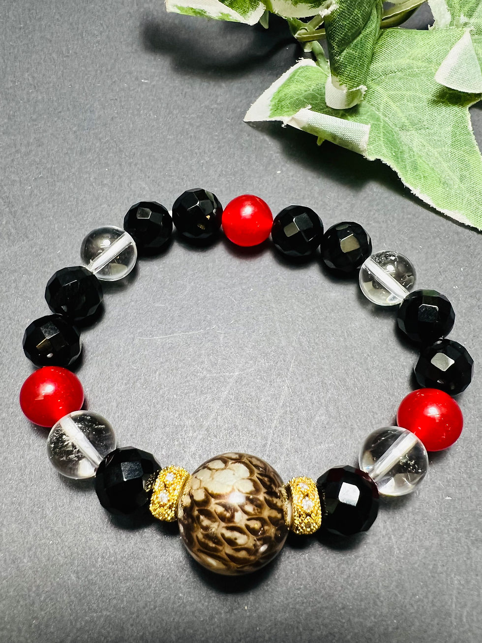 沖縄ハブ琉石水晶と秘紅石 とオニキス超金運ブレスレット❗️宝くじ運