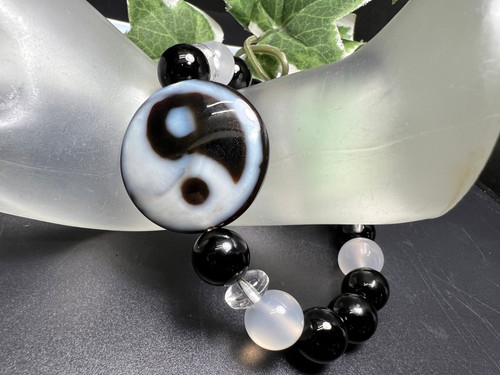 白玉髄 陰陽太極 うさぎ天珠 ブレスレット 太極陰陽天珠ブレスレット❣️ 強運 ビジネスの成功 家庭円満 バランス