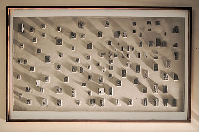 Anonymes 1 – Granit, béton, bois – 62x99