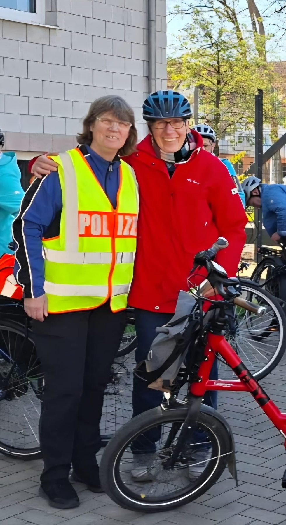 AchimerLandfrauen bleiben fit auf der Pedale