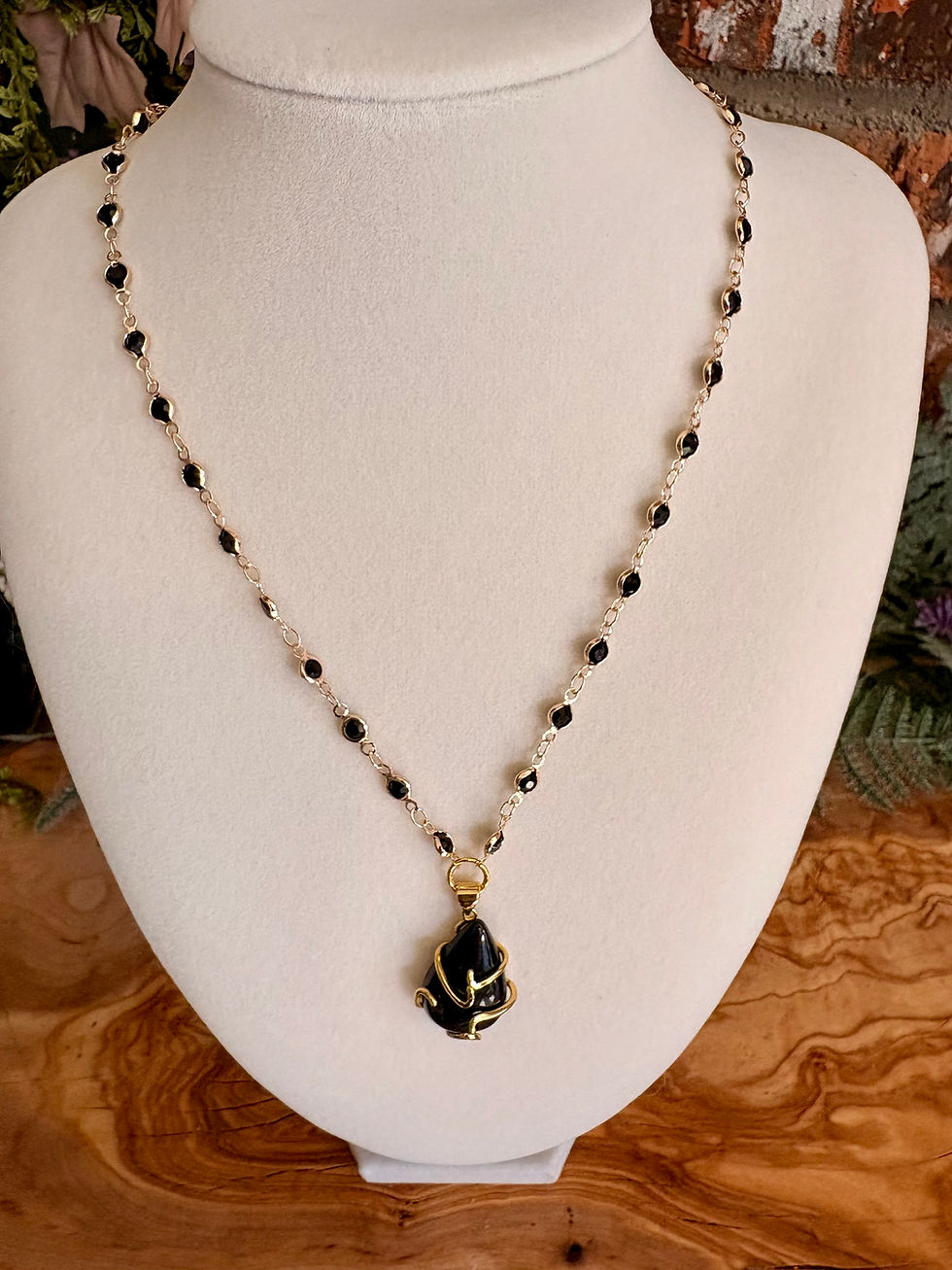 Thumbnail: Handmade Obsidian Necklace