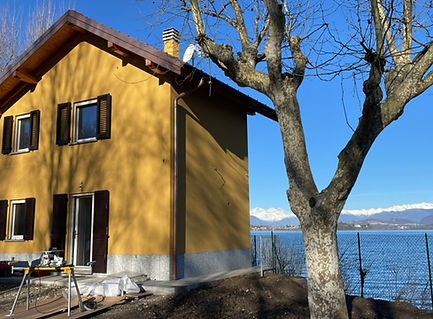 casetta in riva al lago con porte interne Tondin Serramenti