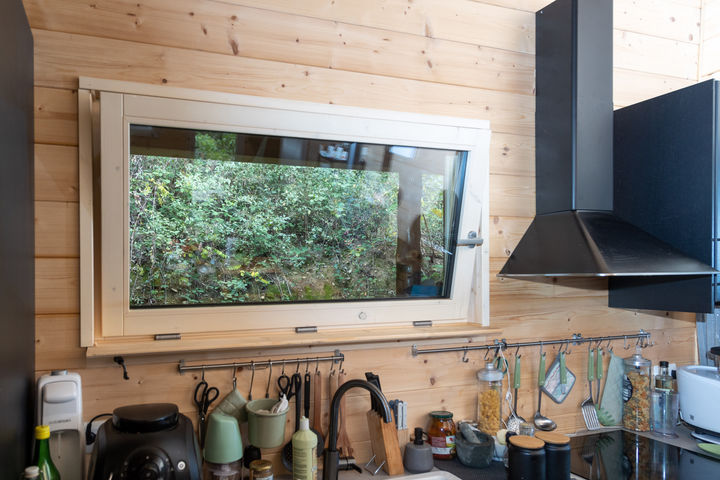 serramenti in legno massello, serramenti in legno di abete massello, infissi in abete massello lunare, infissi su misura ecologici, serramenti ecologici, finestre senza colla