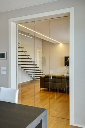 porta a vetri scorrevole, porta senza stipite su misura, porta a vetri temprato