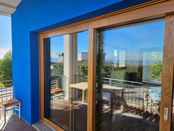 alzante scorrevole in legno, infissi su misura padova, infissi su misura vicenza, serramenti in rovere su misura