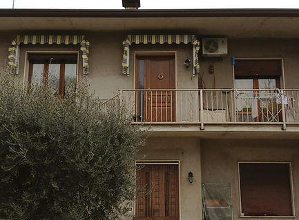 Nuovo portoncino, sostituito con ingresso su misura