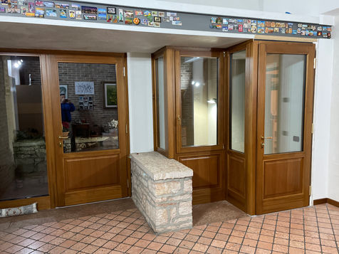 serramenti in legno, infissi in legno ad angolo, finestre ingresso su misura, serramenti personalizzati vicenza, serramenti personalizzati padova