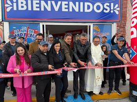 Inaugura alcalde Luis Fuentes primera sucursal de Domino’s Pizza en Empalme