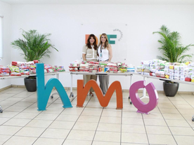 Recibe Patty Ruibal alimentos donados por personas beneficiadas con traslados gratuitos a Kino en Semana Santa