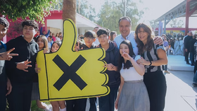 Llevan Toño Astiazarán y Patty Ruibal programa Advertencia contra las adicciones a jóvenes de la secundaria No. 8