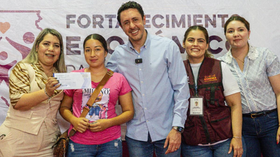Beneficia Gobierno de Sonora a más de mil familias con apoyos económicos en el sur del estado