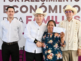 Gobernador Durazo cumple a más de 2 mil 600 familias del sur con entrega de tarjetas para fortalecer su economía
