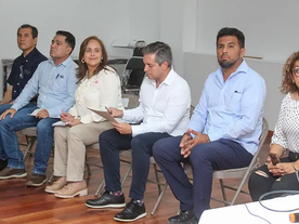 Participa Doctora Karla Córdova González en reunión con comerciantes y ambulantes
