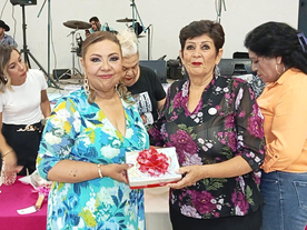 Celebra DIF Empalme a las madres en gran evento anual